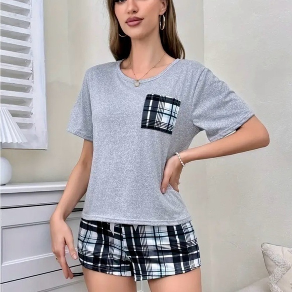 Women’s Cozy Plaid Print Pajama Set - Size XL - NWT - Picture 2 of 5